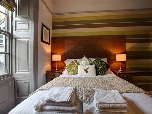 The White Hart Hotel Кълъмптън Екстериор снимка