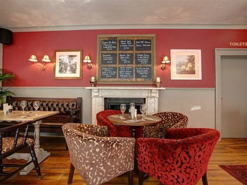 The White Hart Hotel Кълъмптън Екстериор снимка